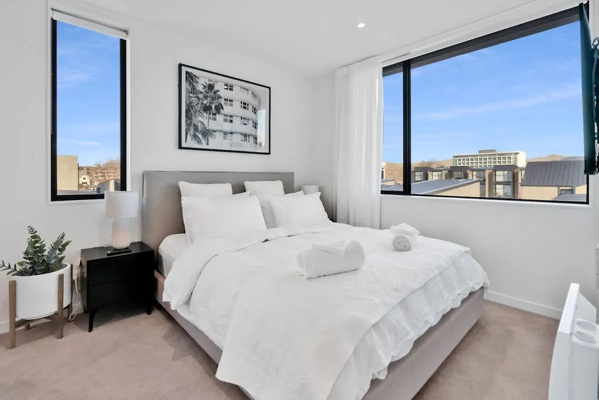 Latimer Top Floor Apartment In City Central Christchurch