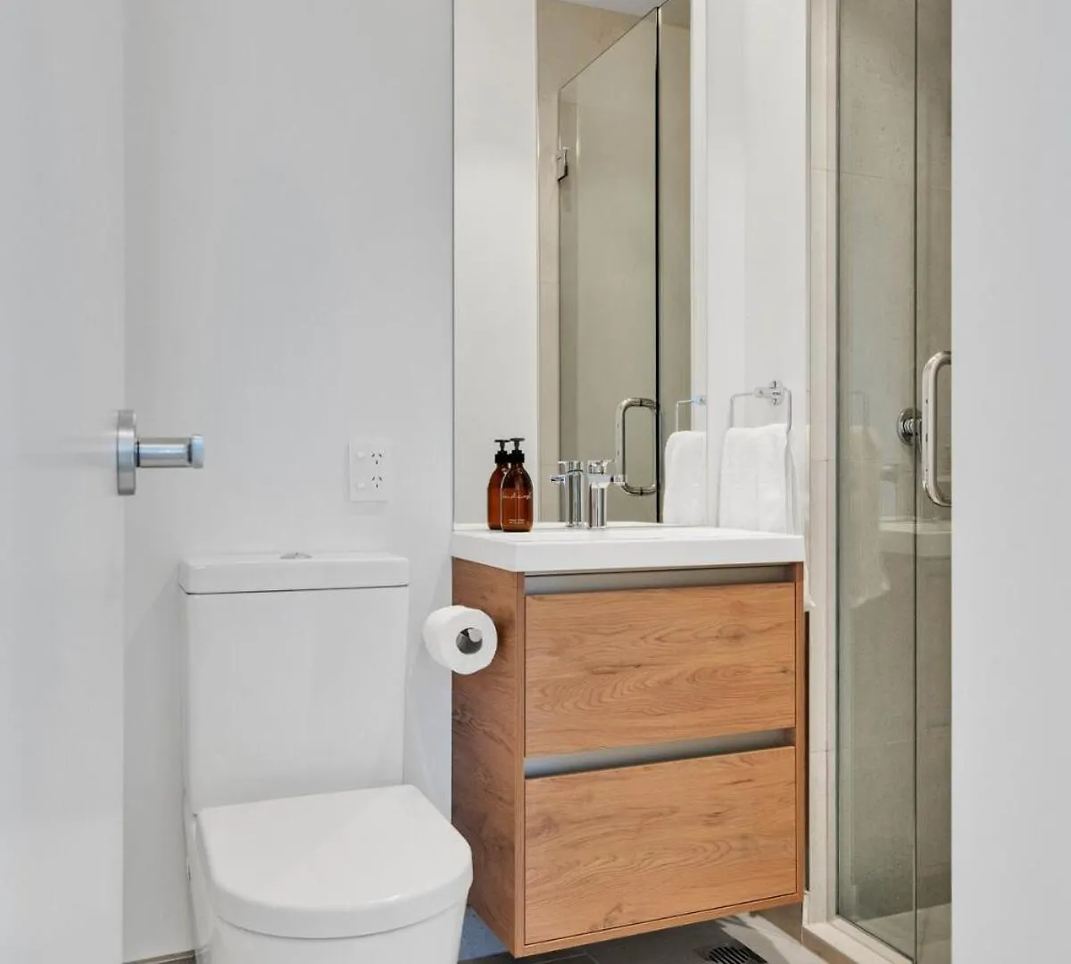 Latimer Top Floor Apartment In City Central Christchurch