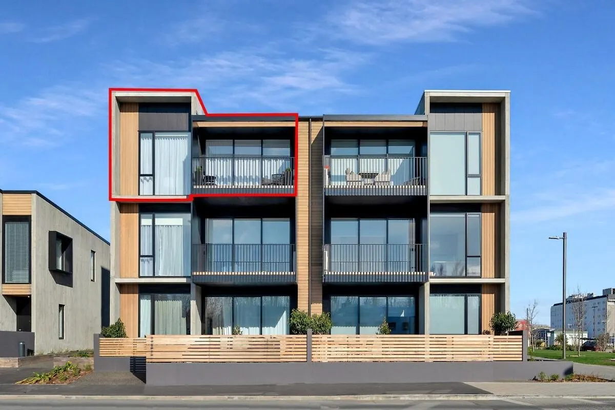 Latimer Top Floor Apartment In City Central Christchurch